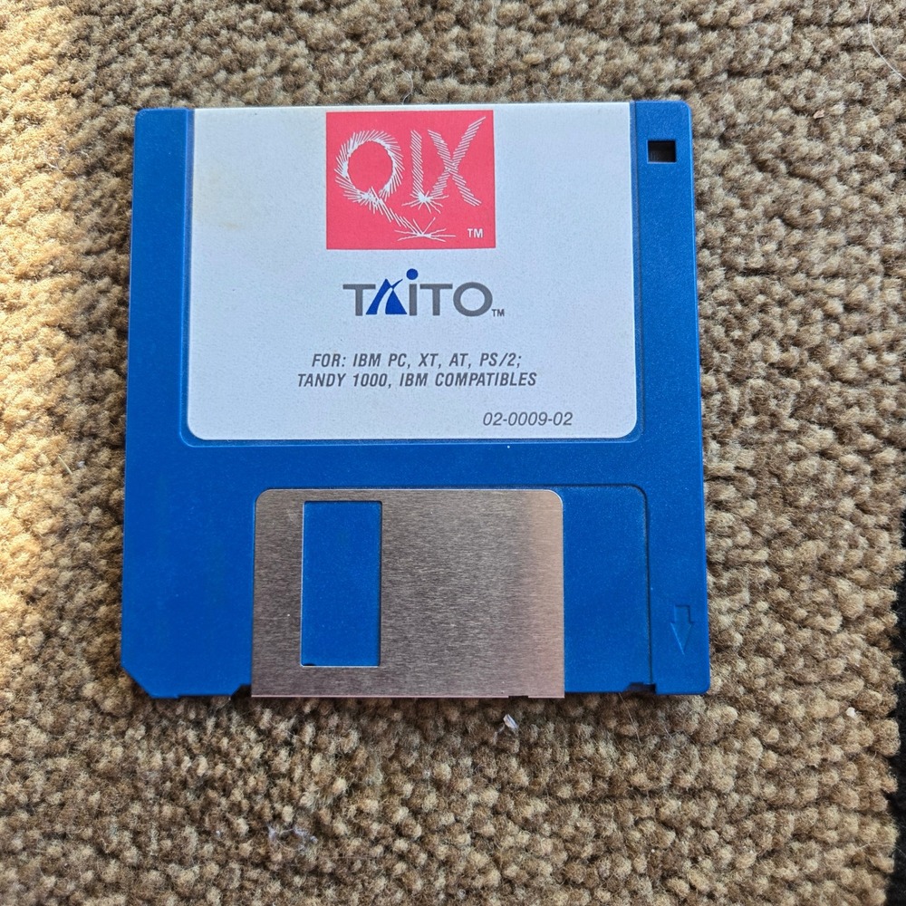 Qix Taito IBM PC Tandy 1000 Vintage 3.5 Floppy Disk Game 1989 02-0009-02 Blue